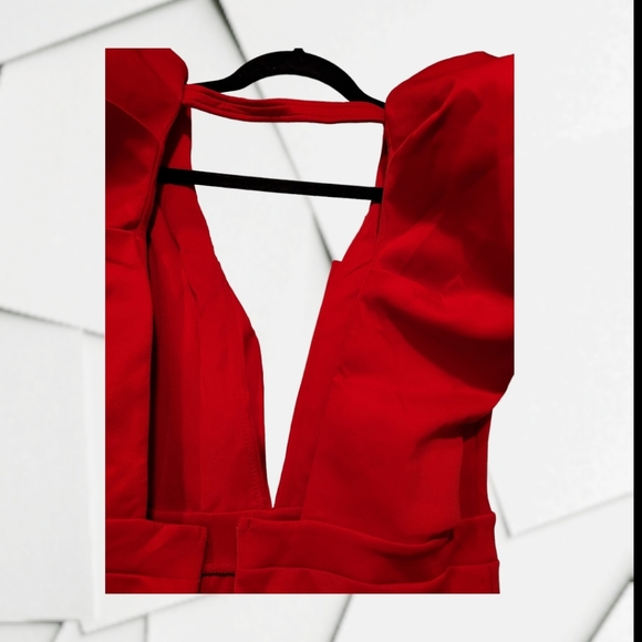 Elegant Red Floor Length Gown, Size L - Picture 6 of 9